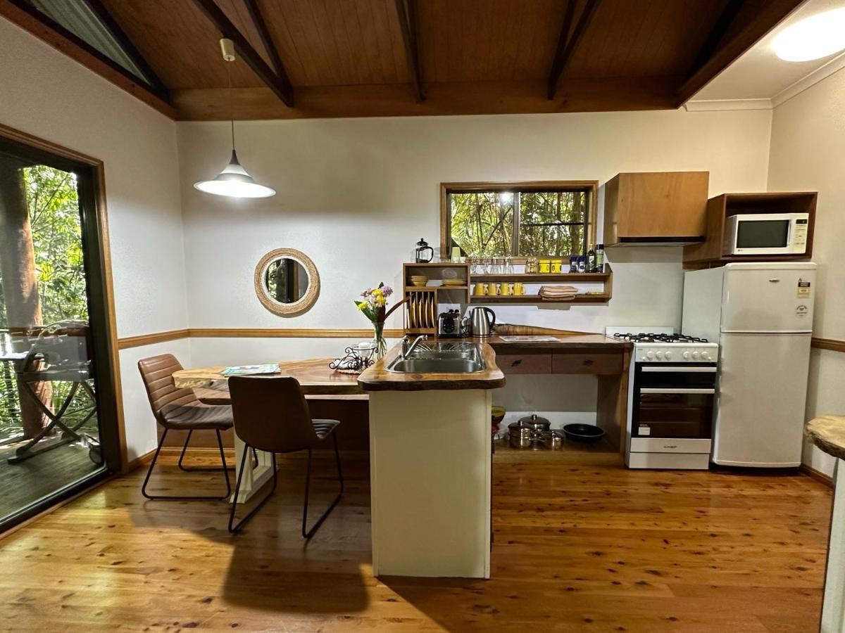 Crater Lakes Rainforest Cottages Юнгаберра Экстерьер фото
