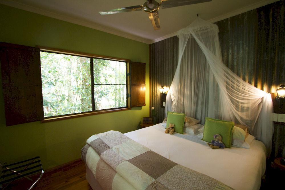 Crater Lakes Rainforest Cottages Юнгаберра Экстерьер фото