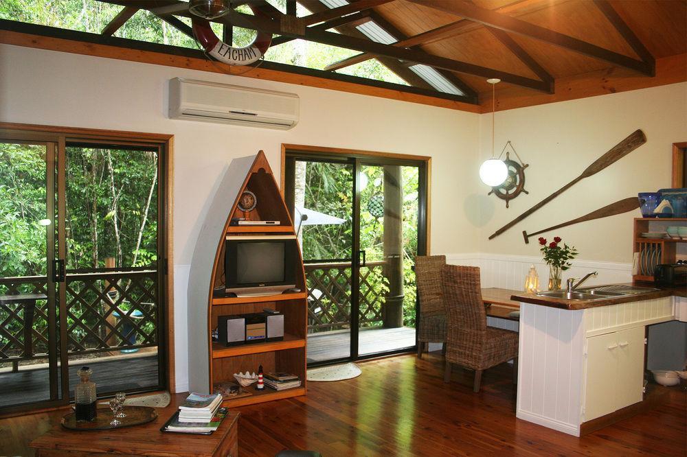 Crater Lakes Rainforest Cottages Юнгаберра Экстерьер фото