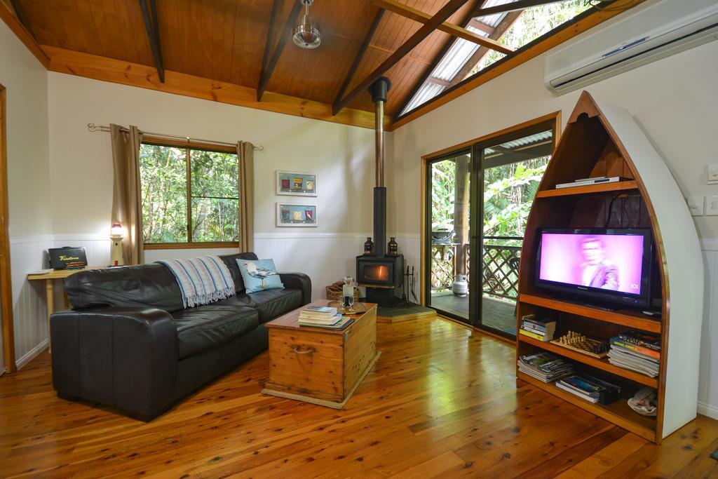 Crater Lakes Rainforest Cottages Юнгаберра Экстерьер фото