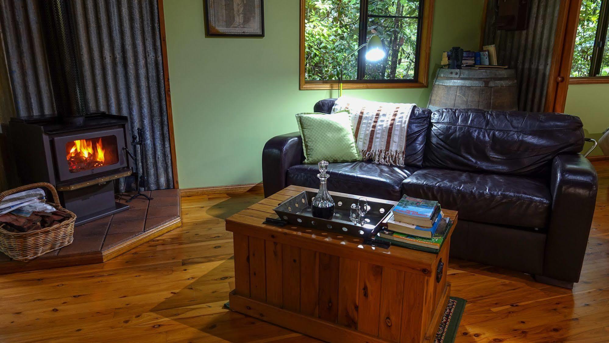 Crater Lakes Rainforest Cottages Юнгаберра Экстерьер фото