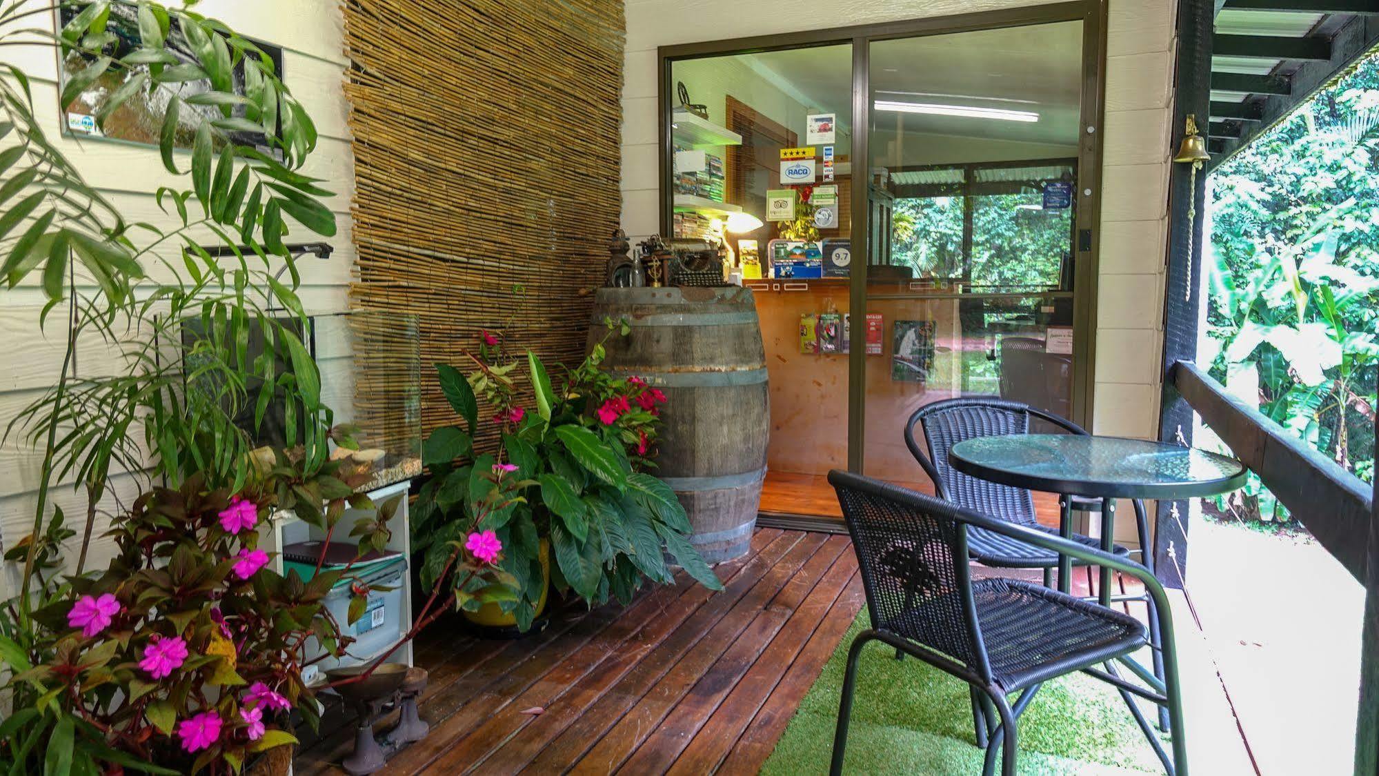 Crater Lakes Rainforest Cottages Юнгаберра Экстерьер фото