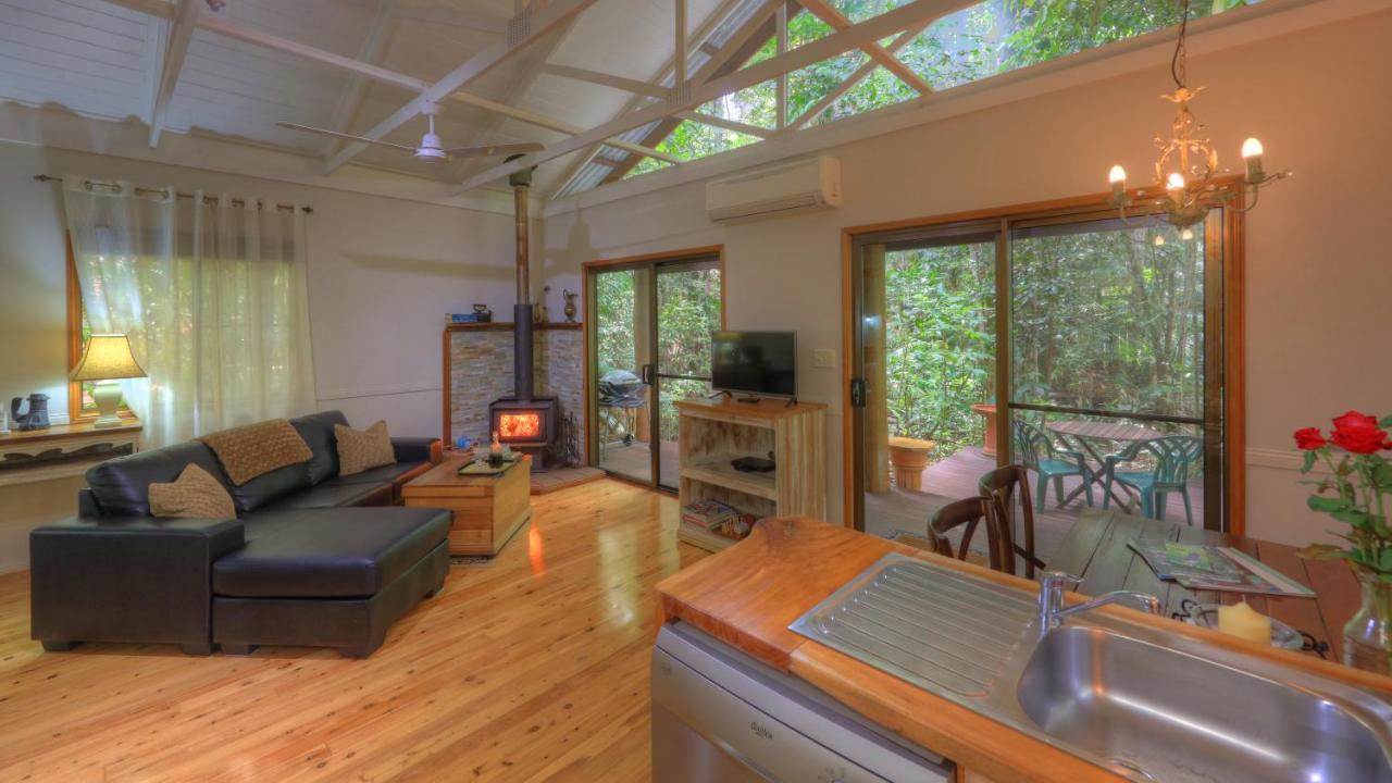Crater Lakes Rainforest Cottages Юнгаберра Экстерьер фото